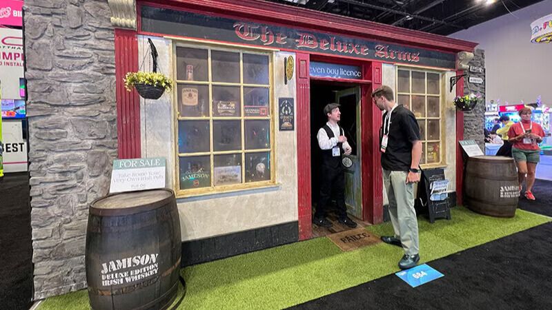 The Deluxe Group 展台:直接在展馆里建造真实运营的酒吧